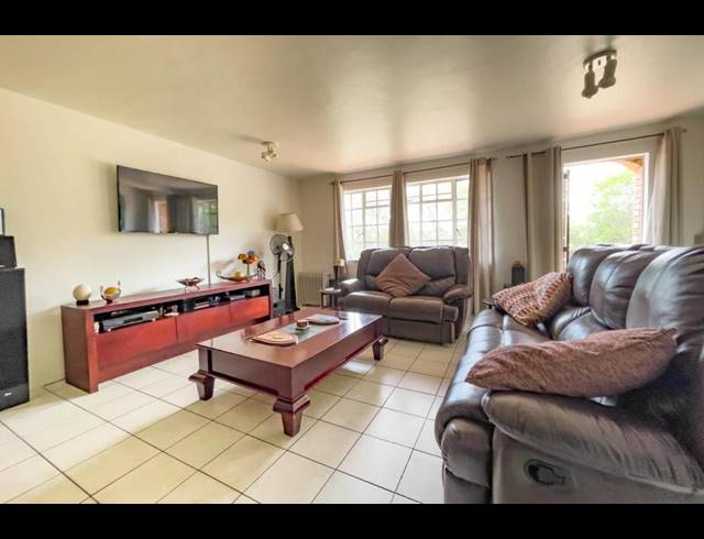 21 BEDROOM HOUSE FOR SALE IN BEAULIEU